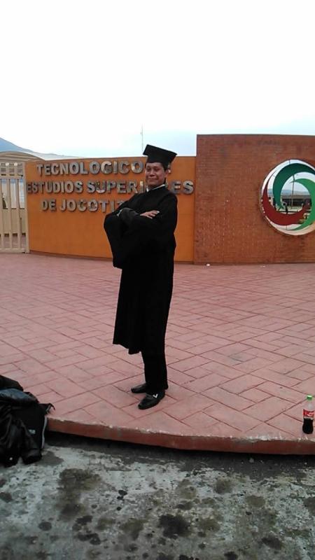 Graduación de la carrera de Ingeniería en Gestión Empresarial, en el Tecnológico de Estudios Superiores de Jocotitlán.